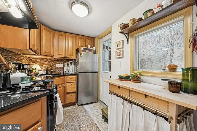 2 bed, 836 sqft, $2,500 — Photo 3