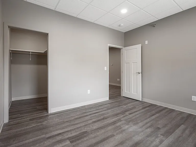261 Dakota Ave S #8 — Photo 2