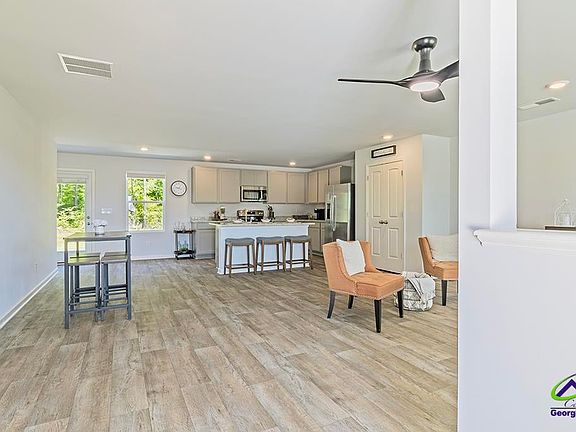 3rd image of 108 Alayna Ct