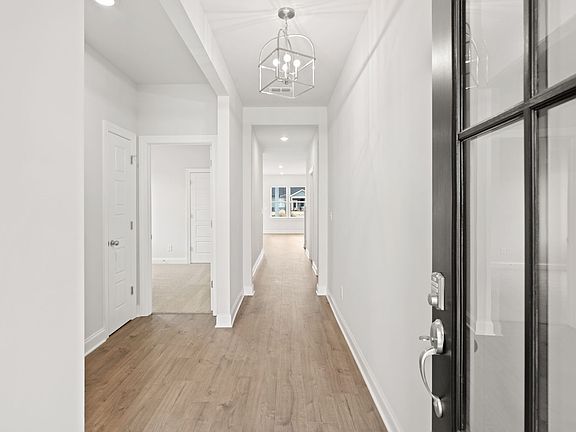 5th image of 2522 Elmcroft Ave