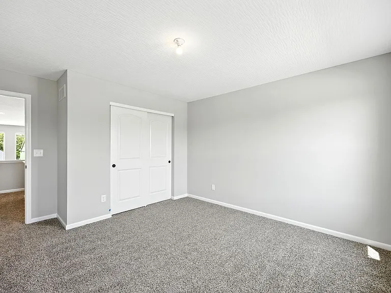 9440 Windsor Curv — Photo 37