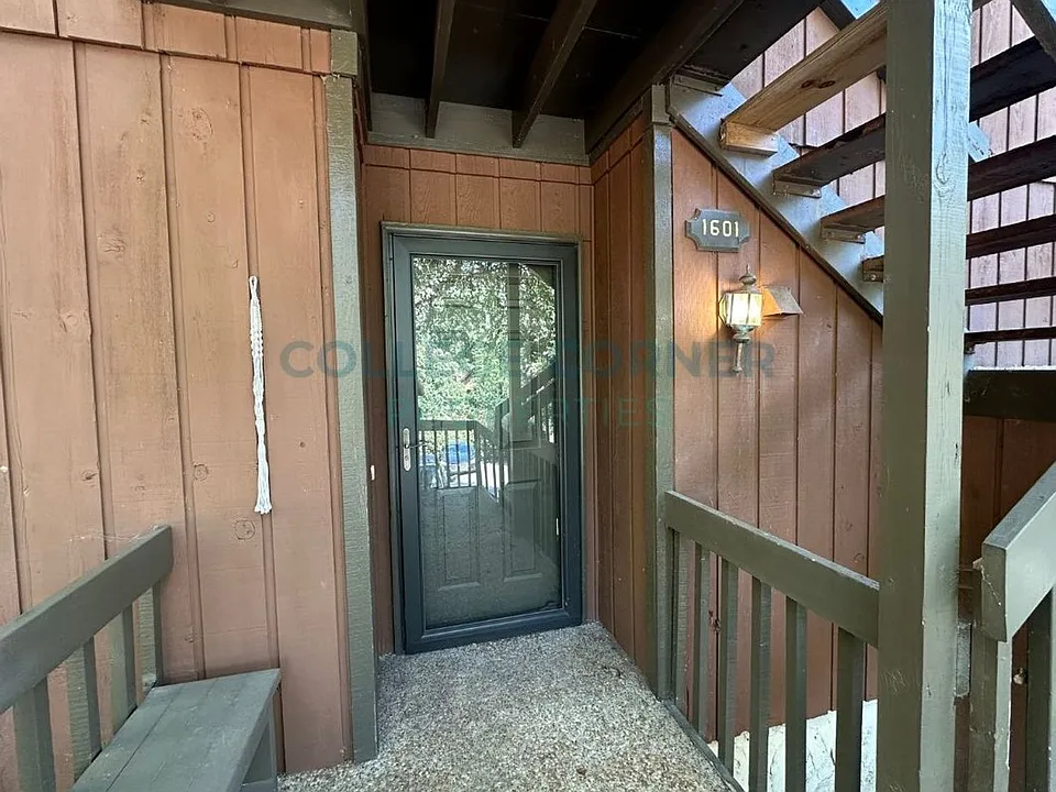 1601 Aspen Way