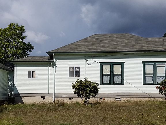 4th image of 602 Aspen Ave