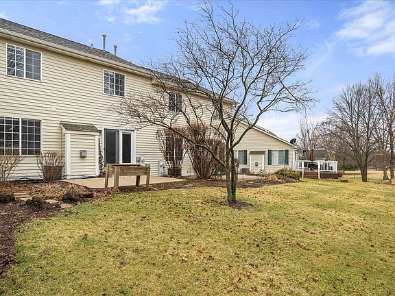 2nd image of 352 Normandie Dr