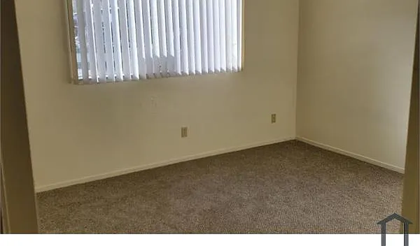 210 Nob Hill Ter #1 — Photo 10