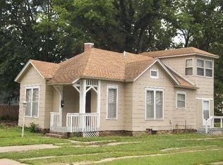 1614 Appleton Ave, Parsons, KS 67357