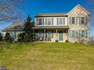 4223 English Way, York, PA 17402