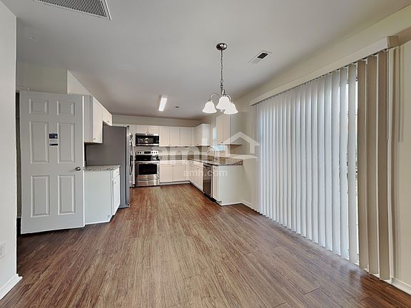 4th image of 8443 Redding Glen Ave