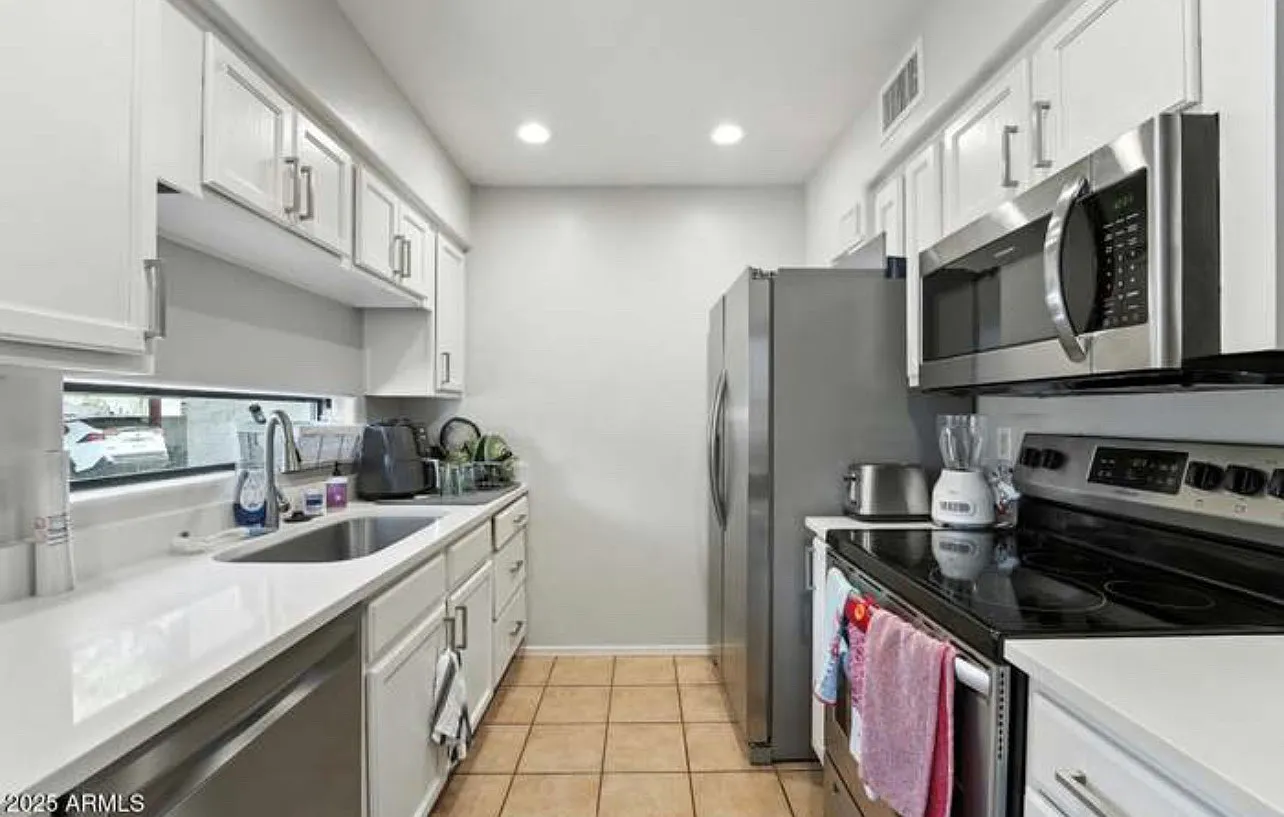 2 bed, 900 sqft, $1,450 — Photo 4