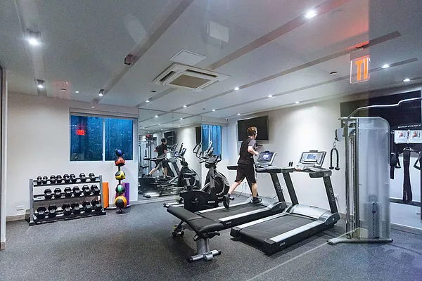 Rented by Nooklyn NYC LLC | media 13