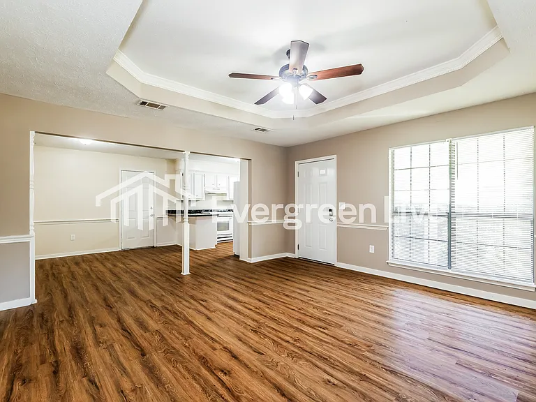 821 Willoway Cv E — Photo 4