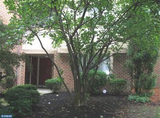807A Cypress Point Cir, Mount Laurel, NJ 08054