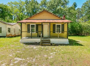 215 Willow Ln, Pembroke, GA 31321