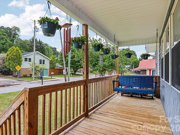 4th image of 527 Trammell Ave