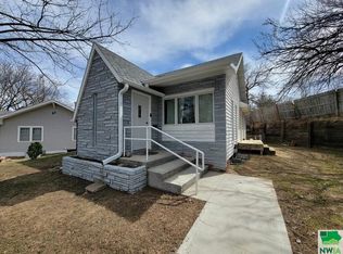 2218 Levitt Ave, Sioux City, IA 51103