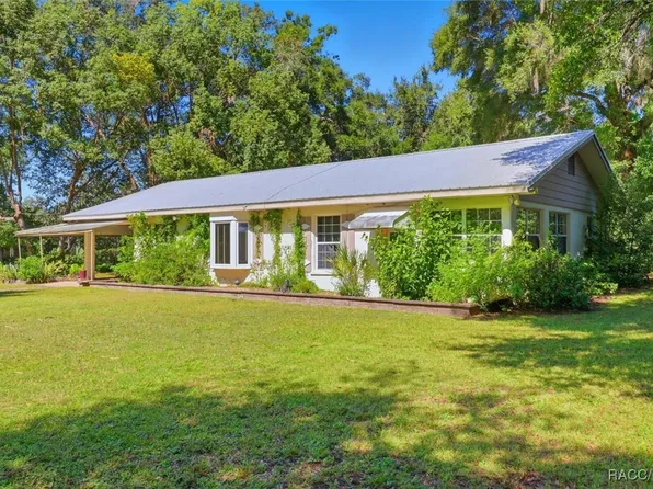 8181 E Orange Ave, Floral City, FL 34436