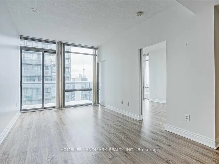 37 Grosvenor St #3401 — Photo 3