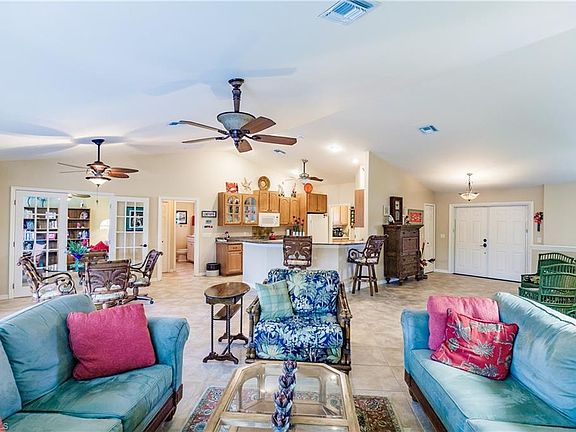 3rd image of 7503 Pomegranate Dr