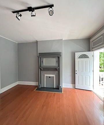 2nd image of 984 Paradrome St Unit A