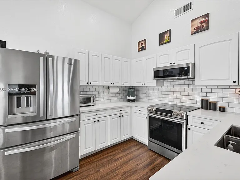 1710 SW 83rd Ter — Photo 12