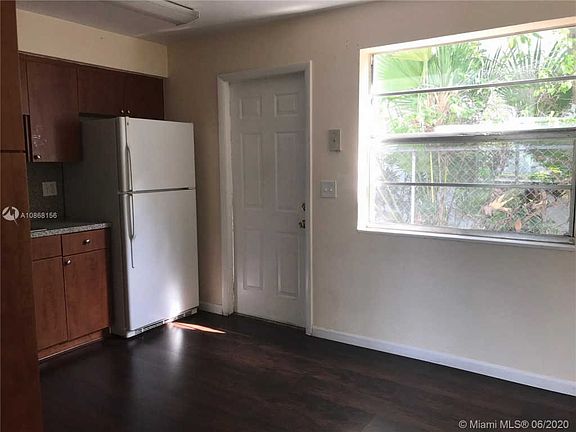 3rd image of 3845 S Circle Dr APT 101