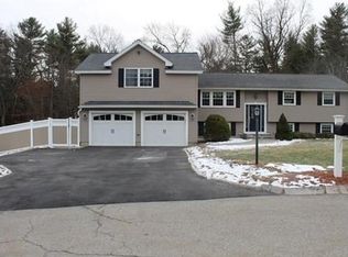 7 Surrey Ln, Chelmsford, MA 01824
