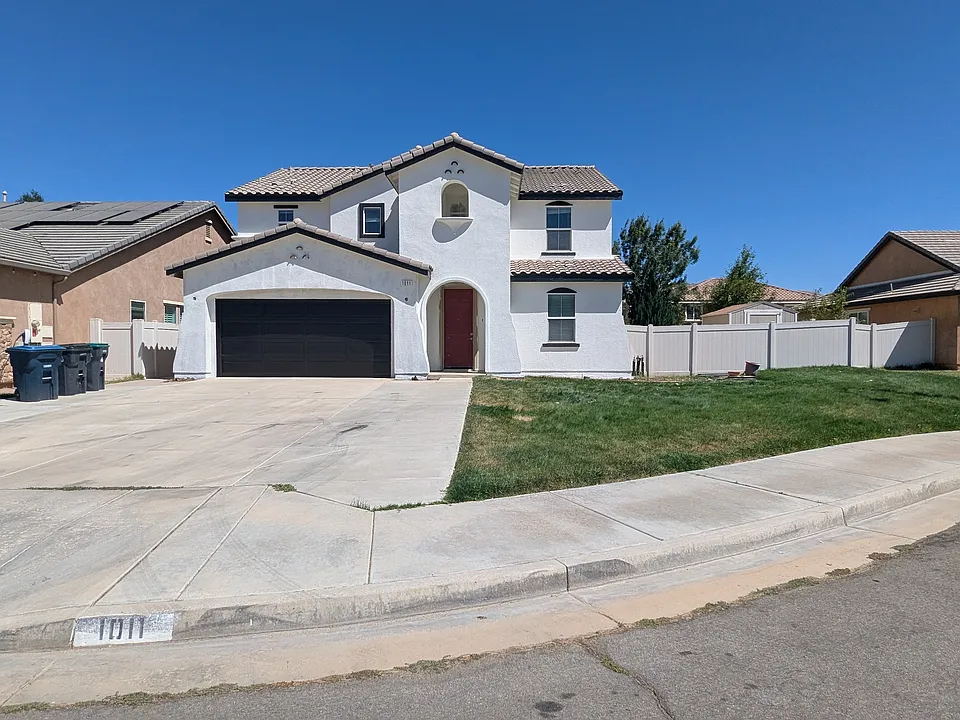 1011 Thoma Ln