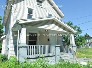818 Sherman St, Akron, OH
