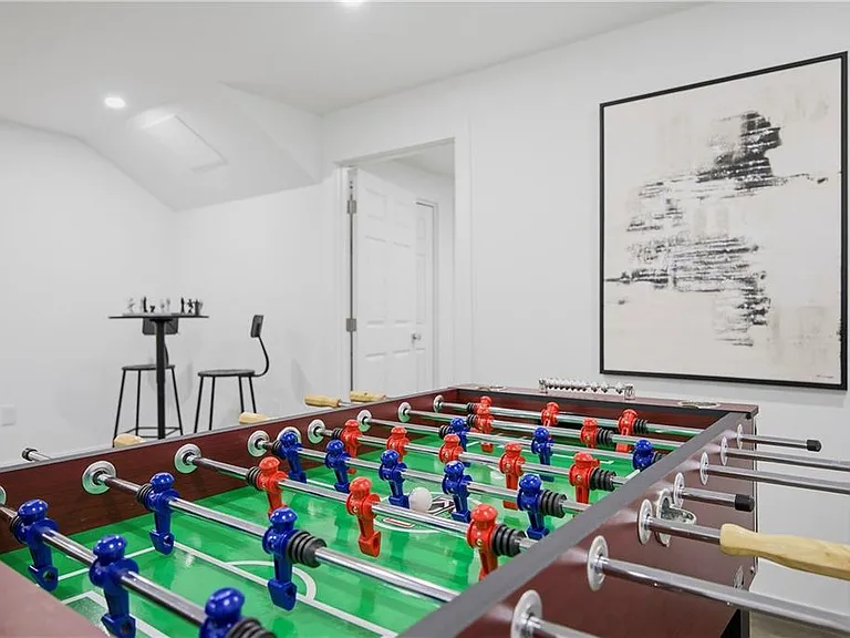 6410 Westchester Pl — Photo 22