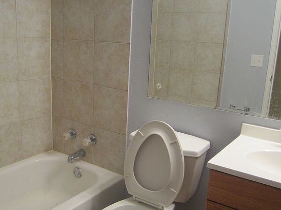 4th image of 2116 Retford Dr