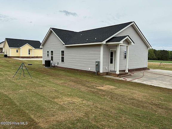 3rd image of 574 Johnny Johnson Road