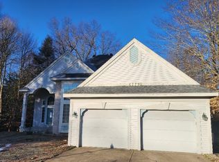 6779 Beech Creek Dr, Fruitport, MI 49415