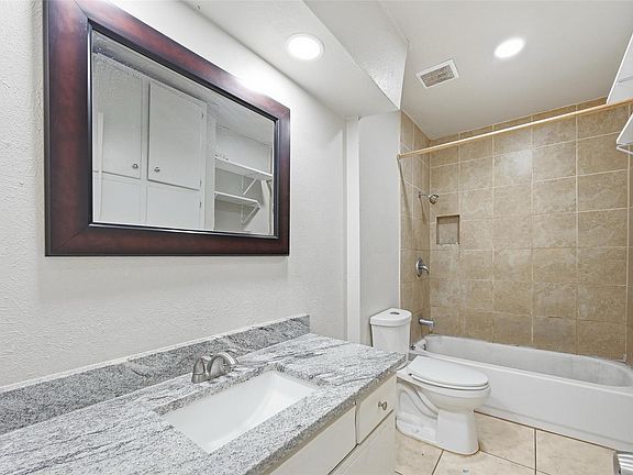 4th image of 1812 Frances Dr #1810