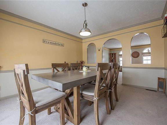 4th image of 107 Stratford Ct