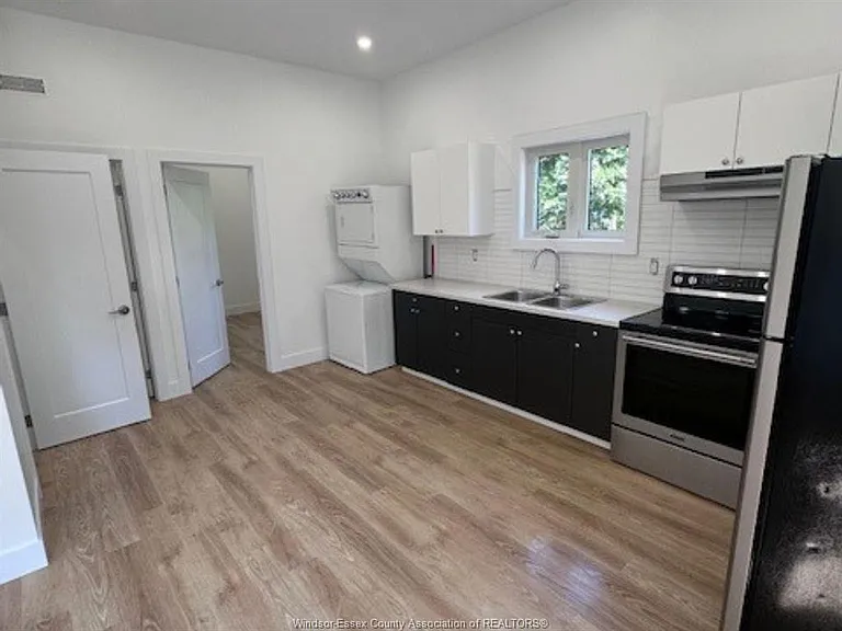 1227 Curry Ave — Photo 5