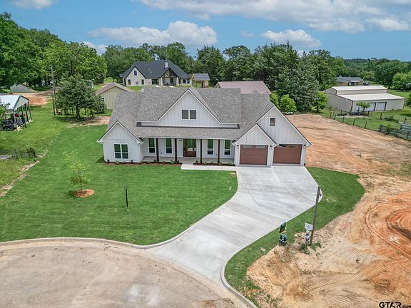 3rd image of 17512 Sugar Bluff Ln