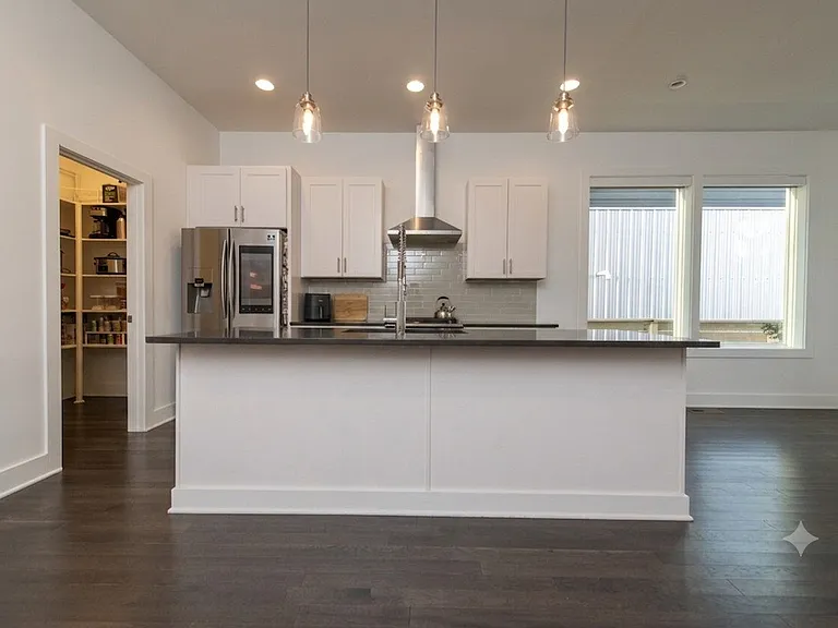 420B 37th Ave N — Photo 11