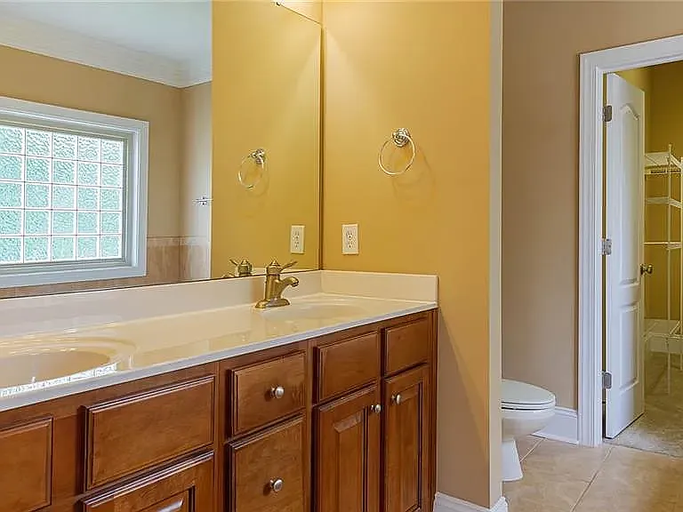 4009 Cedar Point Ave — Photo 26