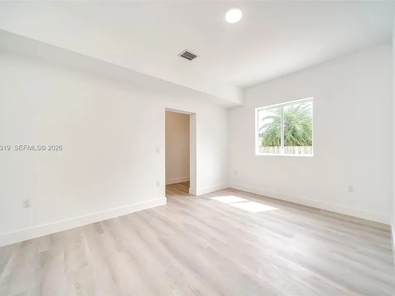 8990 N Miami Ave — Photo 37