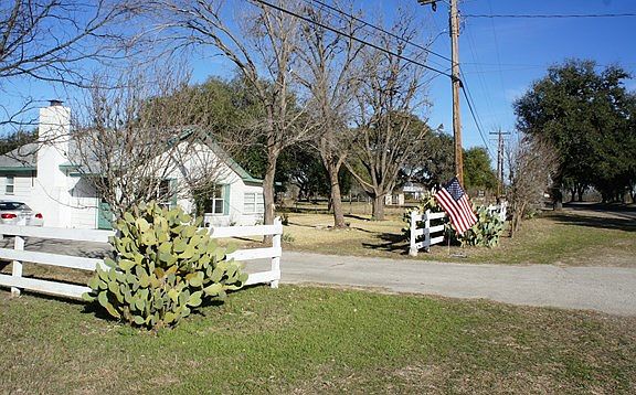 4th image of 13632 Hwy 16 N