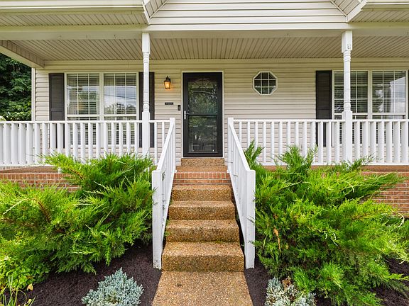 3rd image of 303 Highland Dr