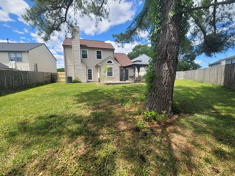 1792 Moonstone Dr — Photo 31