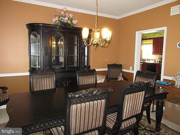 4th image of 20 Glen Avon Dr