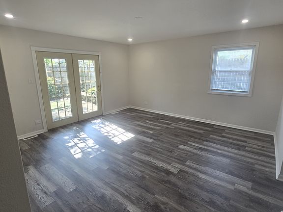 3rd image of 16731 Le Claire Ave