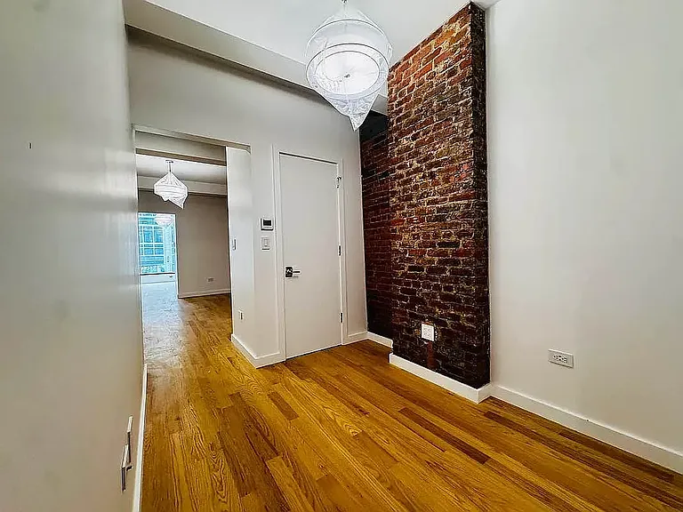 1015 6th Ave #2F — Photo 16
