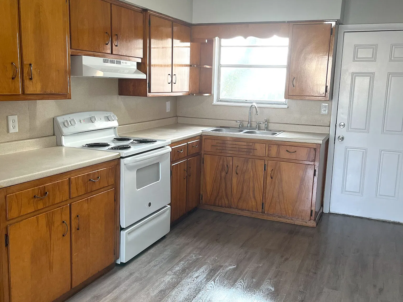 1108 Hall Street - 1112 — Photo 2