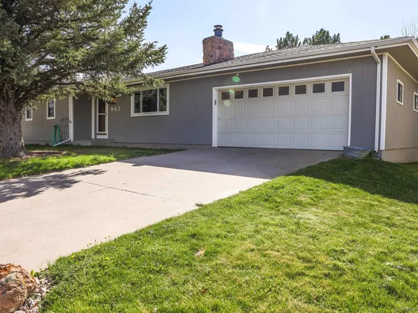 907 20th St, Wheatland, WY 82201