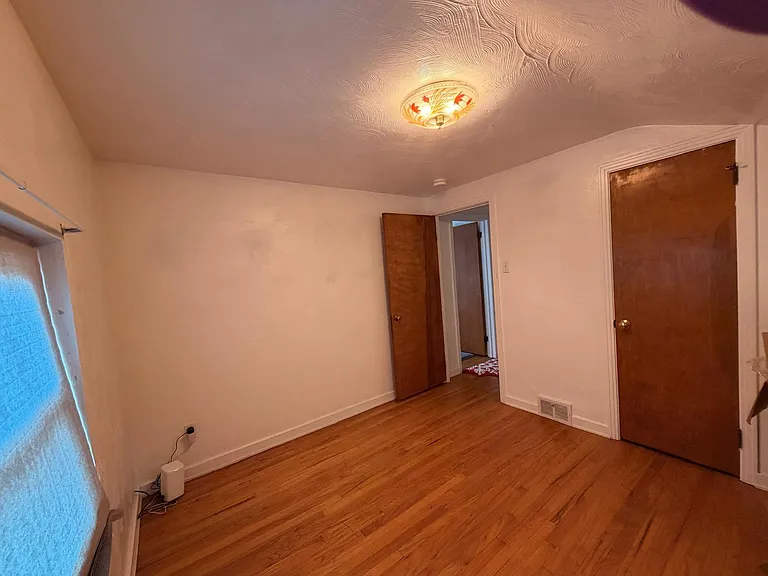 422 Brookline Blvd — Photo 3