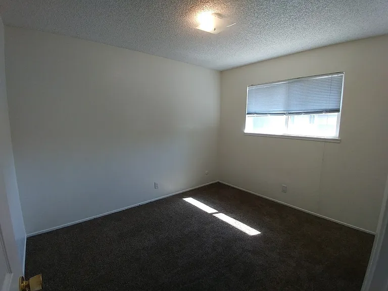 2801 Shasta View Dr — Photo 8