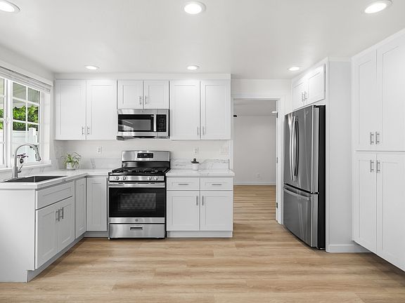 4th image of 8402 1/2 4th St